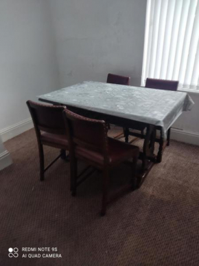Cheerful 3 bedroom residential home with free parking